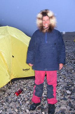 Marianne porte un parka inuit